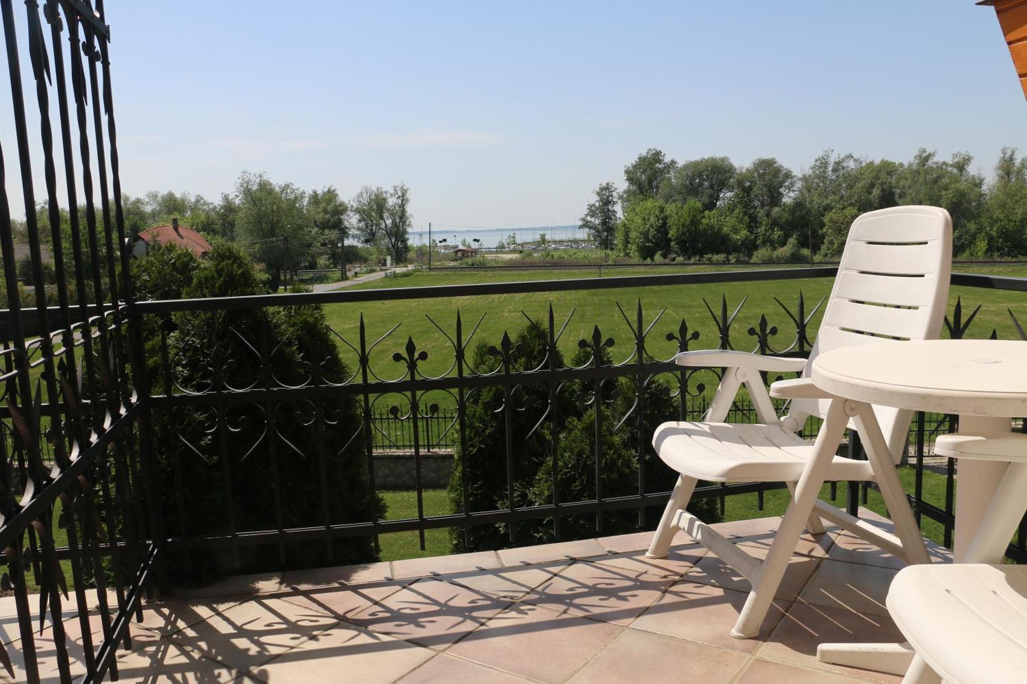 Villa Plattensee Vonyarcvashegy Rum bild